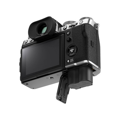 FUJIFILM X-T5 With 18-55mm f/2.8-4 Lens Kit