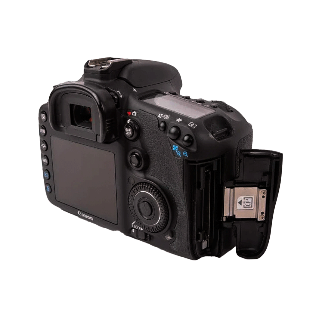 Used Canon EOS 7D DSLR Camera with 18-55mm Kit Lens available at Camera Club