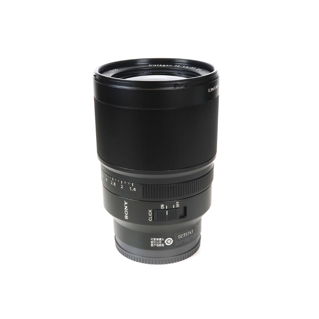 Used Sony Zeiss Distagon T* FE 35mm F1.4 ZA wide-angle mirrorless lens for Sony FE mount cameras