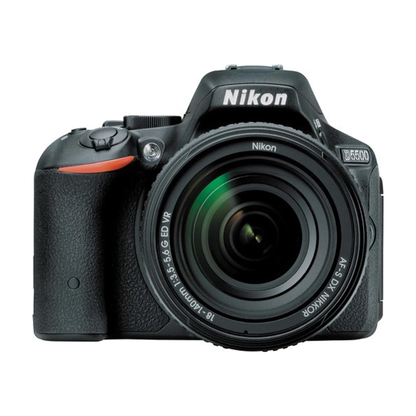 USED I Nikon D5500 DSLR Camera with 18-140mm DX VR Lens