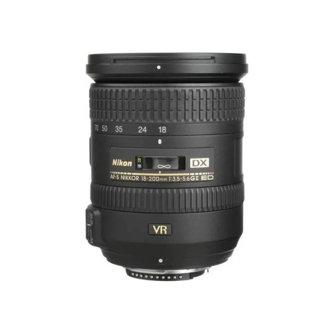 USED I NIKON D-90 WITH 18-200 DX-ED LENS