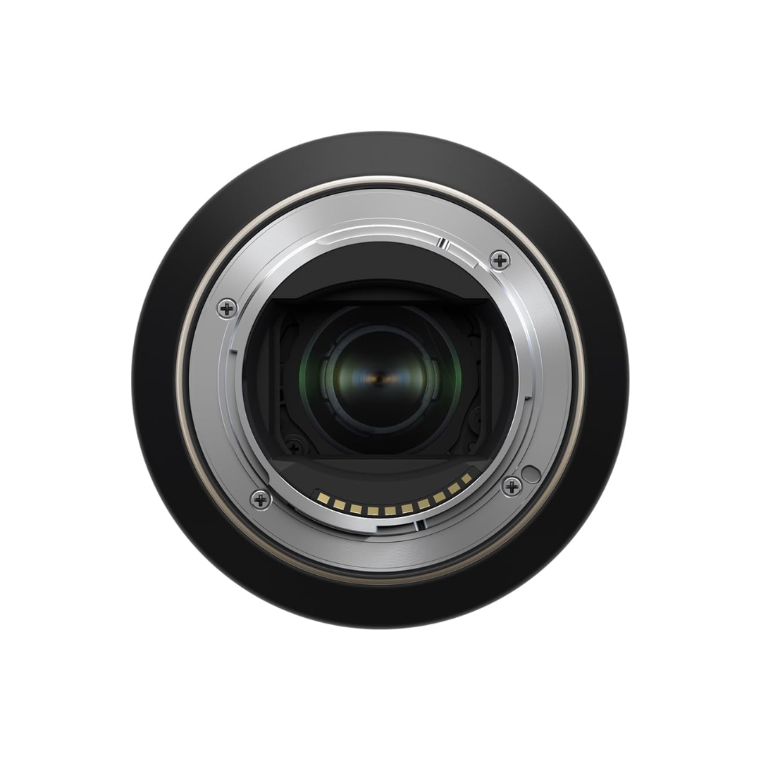 Tamron 70-300mm f/4.5-6.3 Di III RXD telephoto zoom lens for compatible DSLR and mirrorless cameras