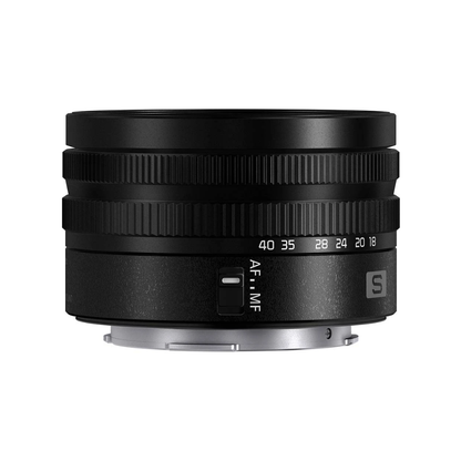 Panasonic Lumix S 18-40mm F4.5-6.3 L-Mount zoom lens white box