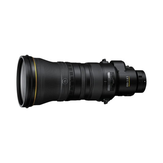 Nikon NIKKOR Z 400mm f/2.8 TC VR S super telephoto lens with built-in teleconverter for professional wildlife and sports photography