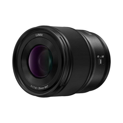 Panasonic Lumix S 35mm F1.8 L-Mount prime lens S-S35GC front view